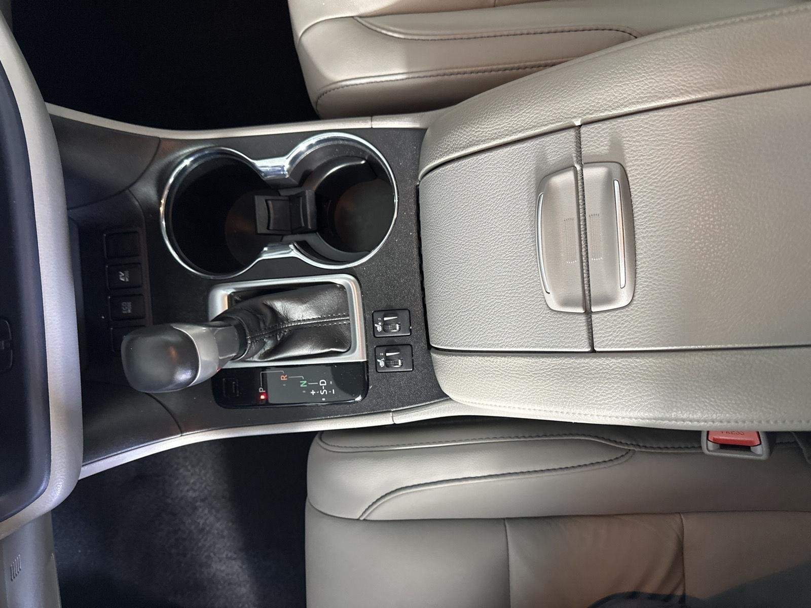 Used 2019 Celestial Silver Metallic Toyota XLE image 20