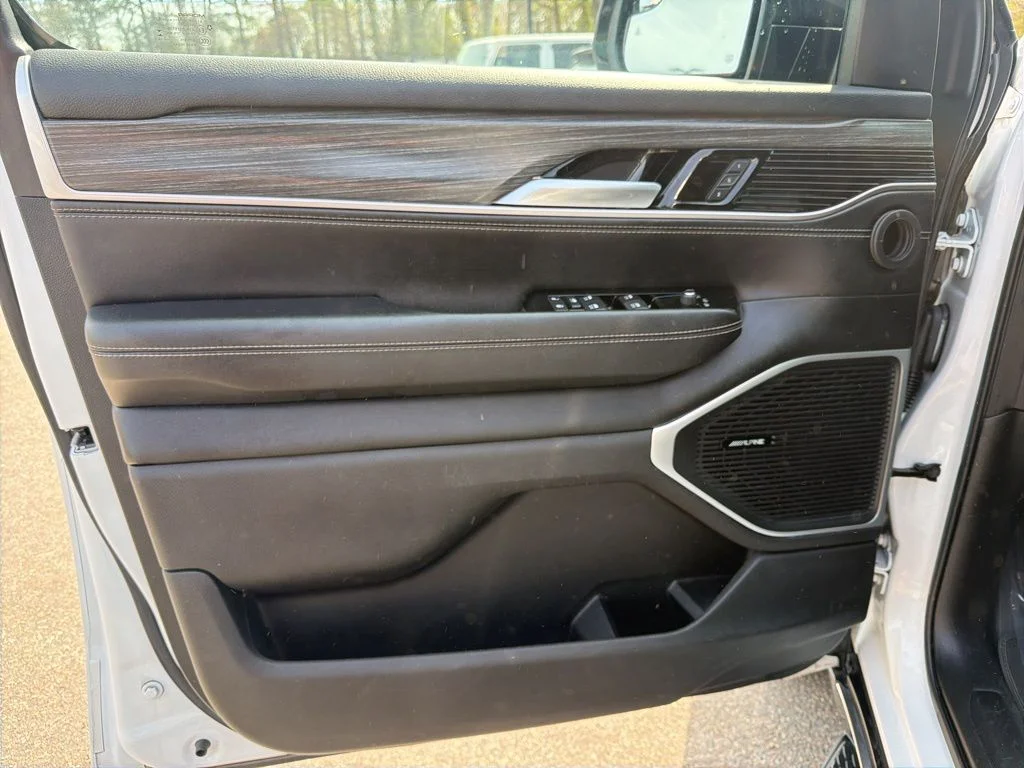 Used 2024 White Jeep Series II image 12