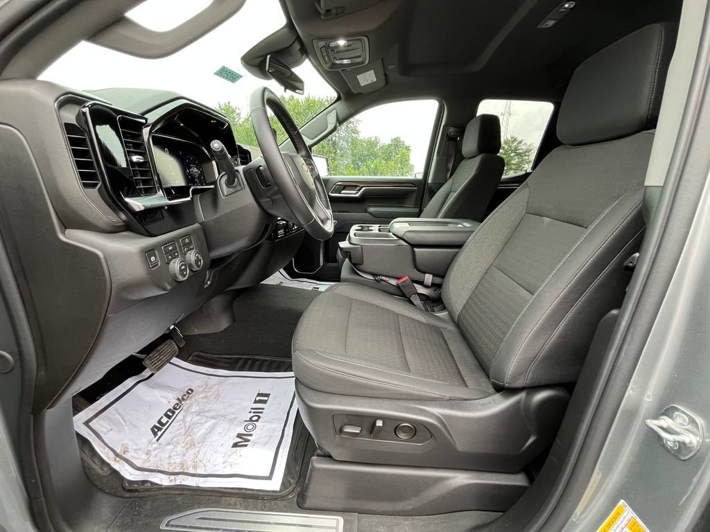 2026 Chevrolet Silverado 1500 LT - Photo 8