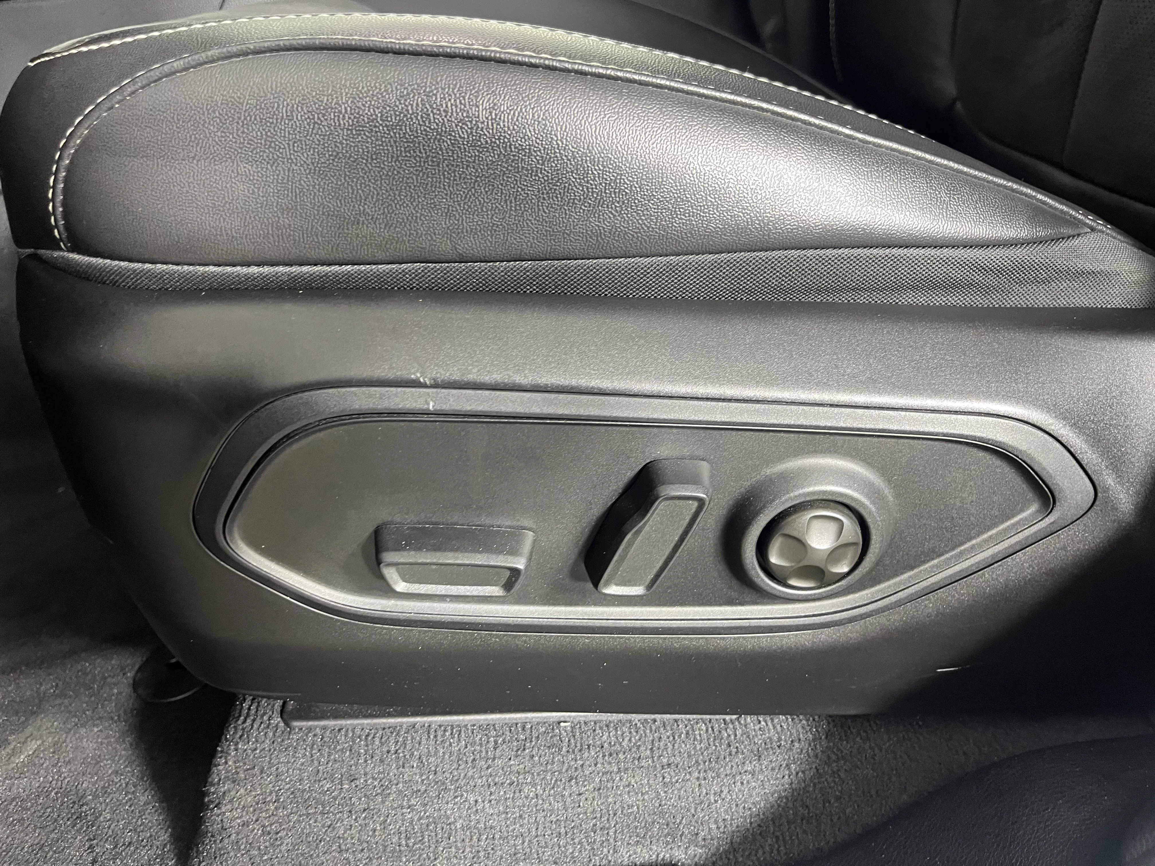 Used 2022 Bright White Clearcoat Jeep Altitude image 20