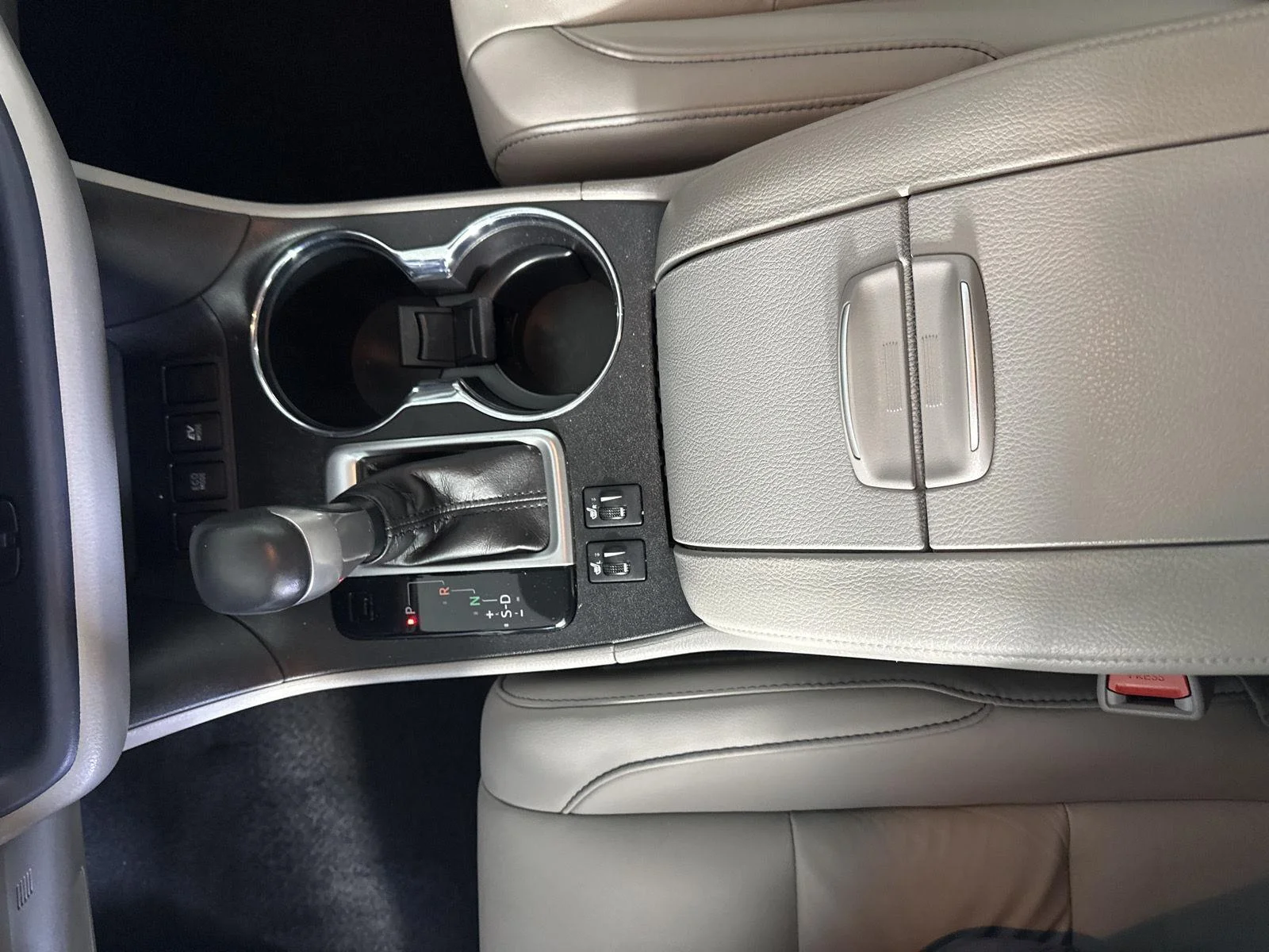 Used 2019 Celestial Silver Metallic Toyota XLE image 20
