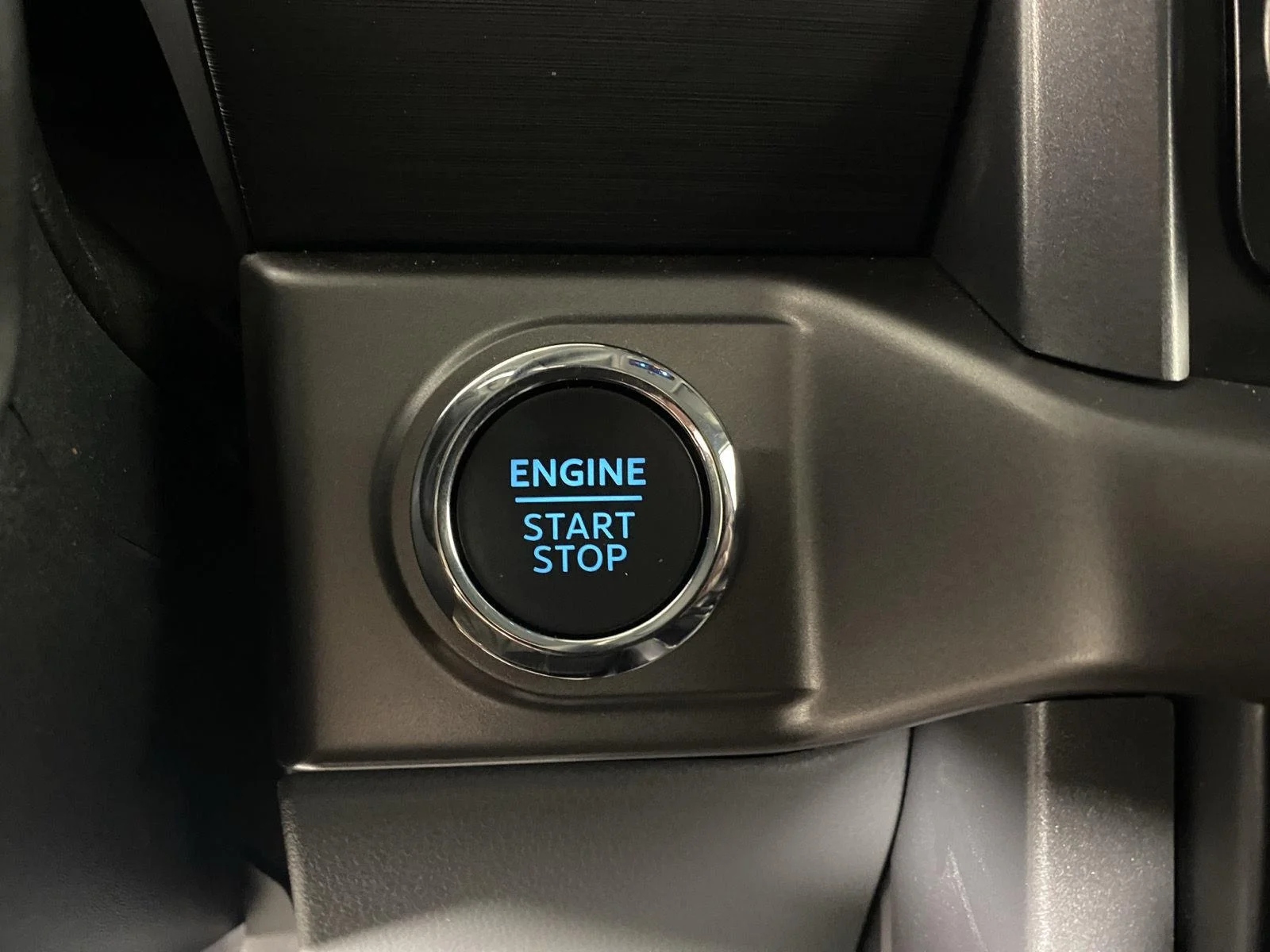 New 2026 Carbonized Gray Metallic Ford XLT image 14
