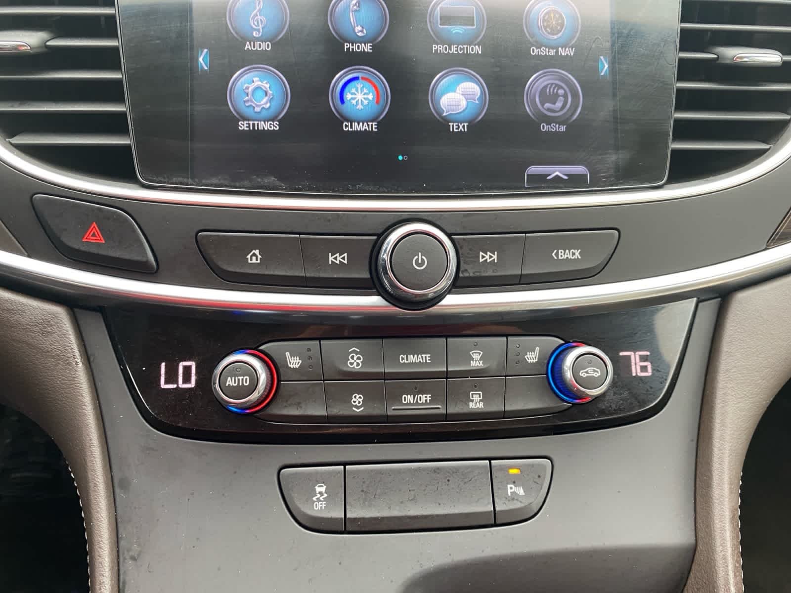 Used 2017 Pepperdust Metallic Buick Essence image 28
