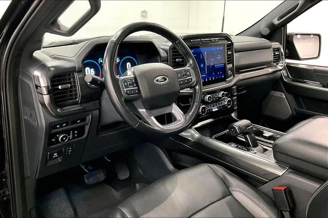 Used 2023 Agate Black Metallic Ford Lariat image 17