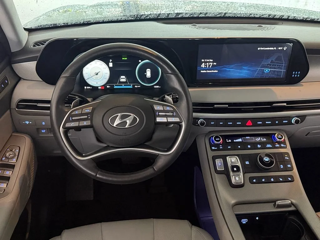 Used 2024 Gray Hyundai SEL 8P image 13