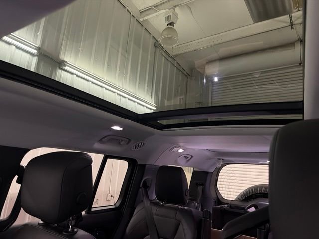 New 2026 Santorini Black Land Rover S image 35