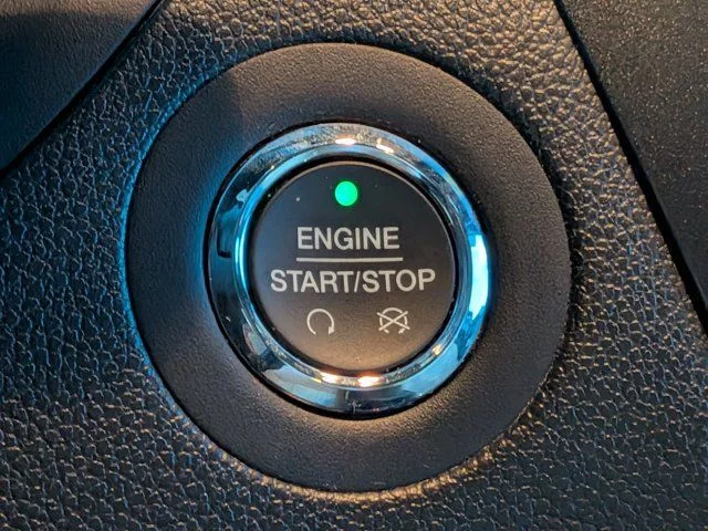 Used 2017  Ford Limited image 31