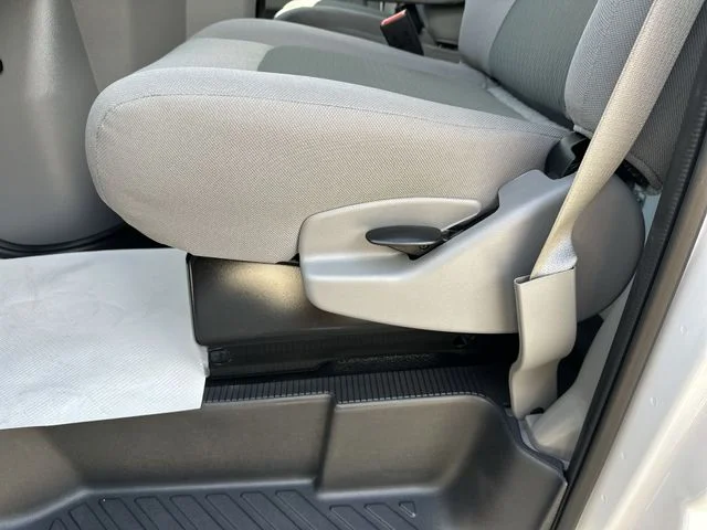 New 2027 Oxford White Ford E-350 SRW image 40