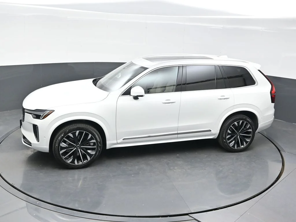 New 2026 Crystal White Volvo Plus image 31