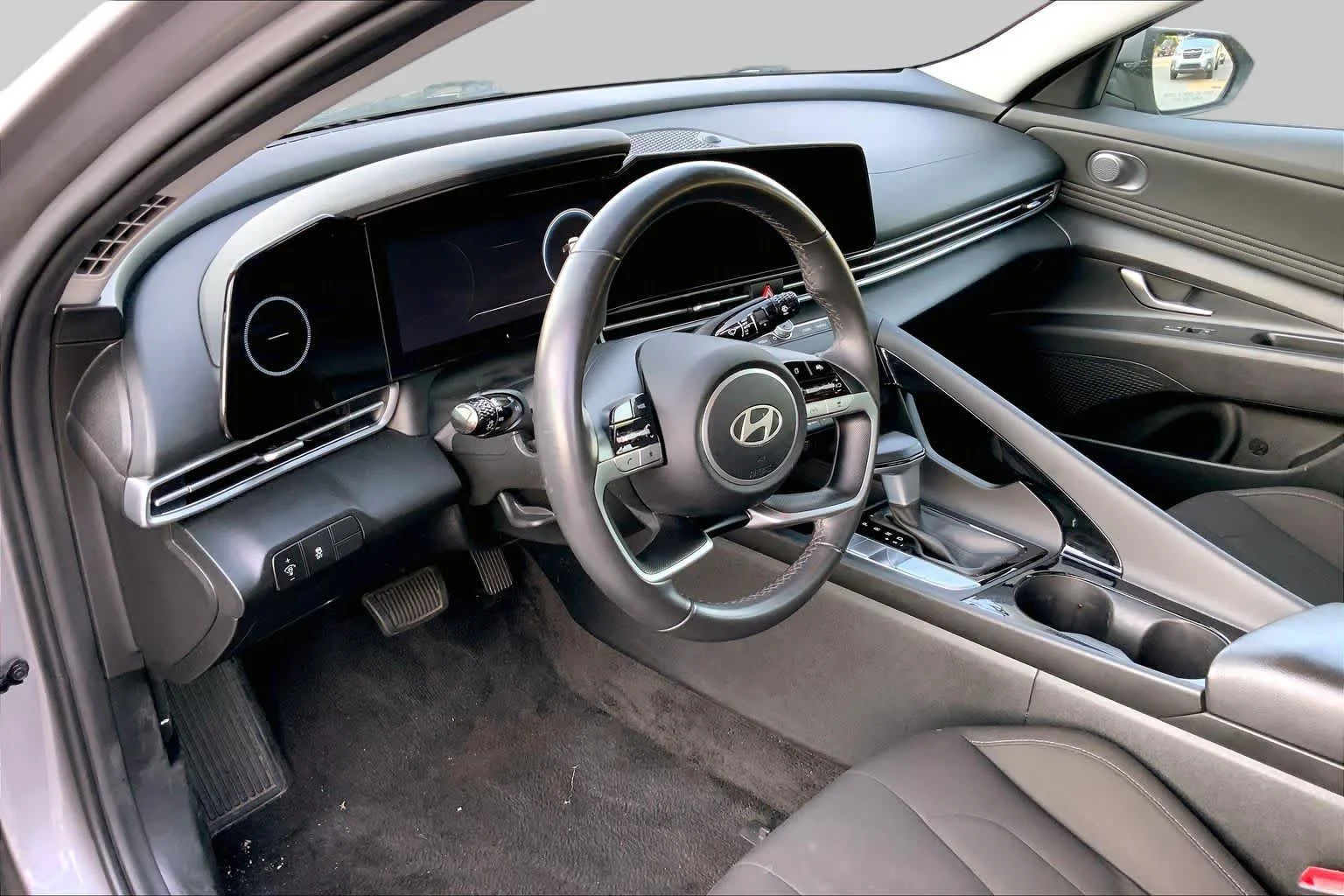 Used 2025 Fluid Metal Hyundai SEL Convenience image 14