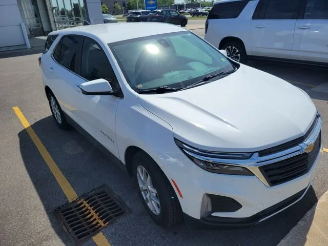 Used 2023 White Chevrolet LT image 3