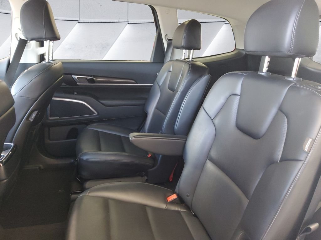 Used 2025 Silver Kia S image 18