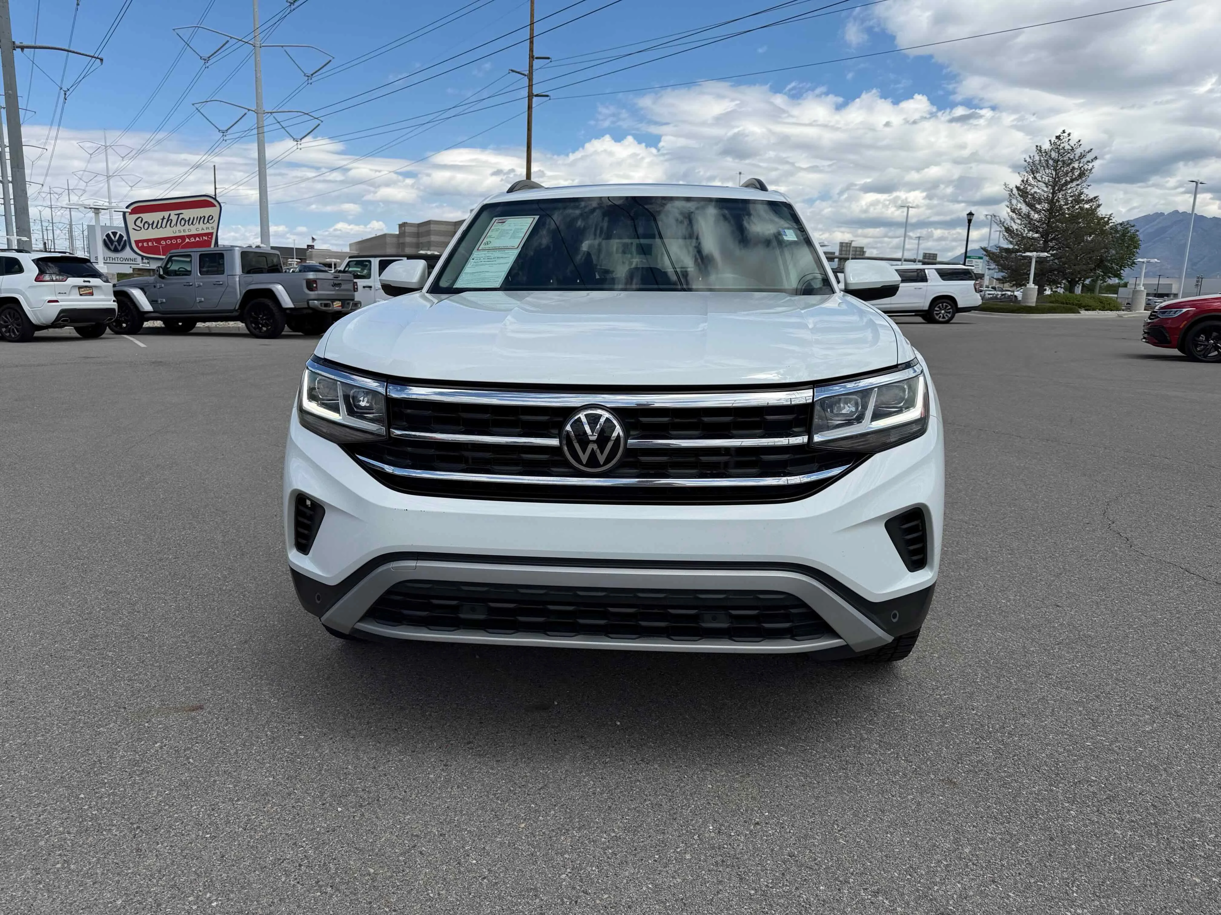 Used 2022 White Volkswagen 3.6L V6 SE w/Technology image 10