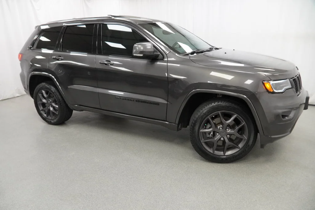 Certified Used 2021 Gray Jeep Limited image 14