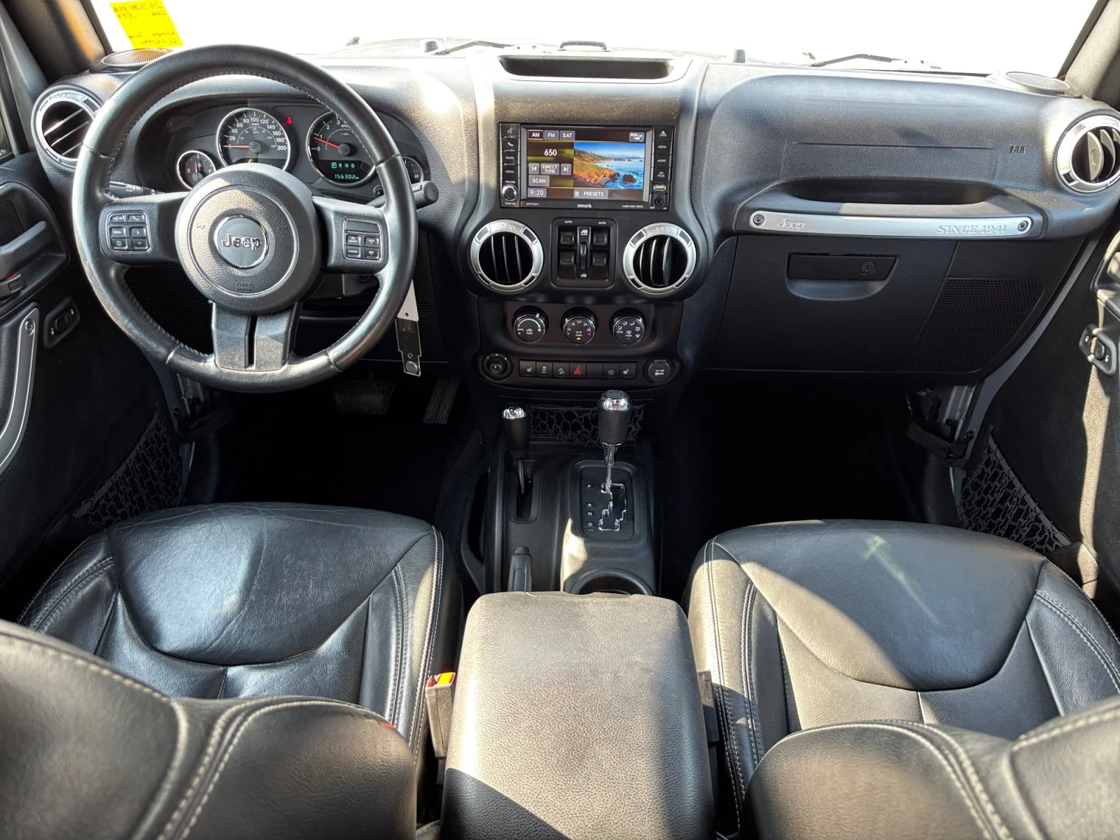 Used 2016 Silver Jeep Sahara image 12