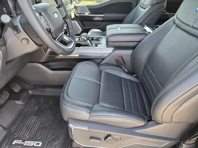 New 2026 Star White Metallic Tri-Coat Ford Platinum® image 24