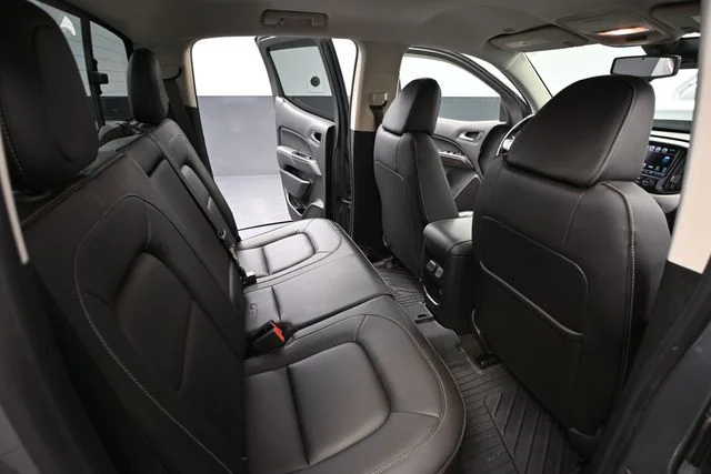 Used 2018 Gray GMC SLT image 43
