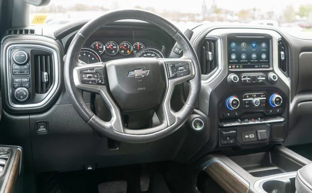 Used 2021 Blue Chevrolet LT Trail Boss image 13