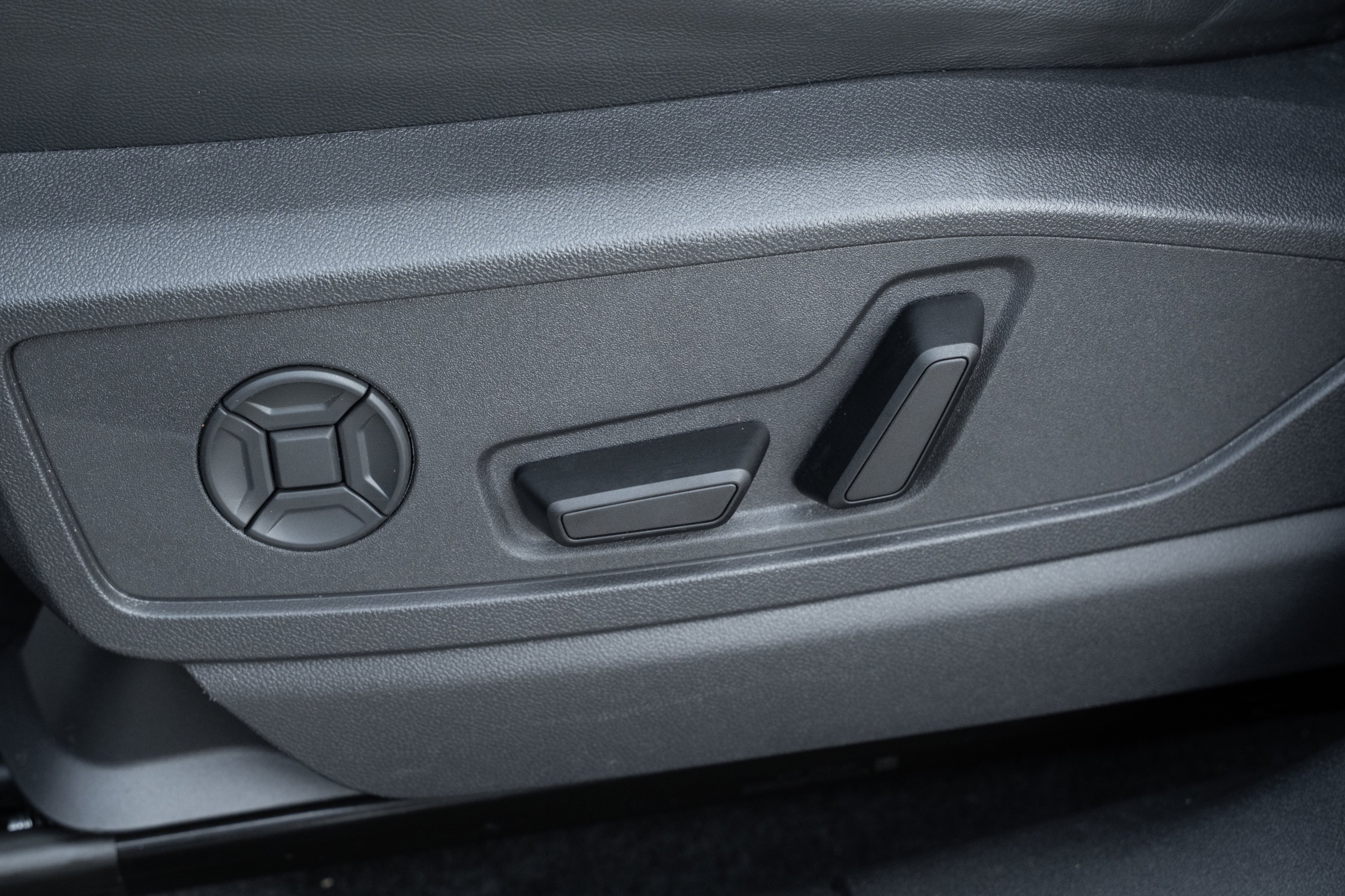 2025 Audi Q5 Premium - Photo 21