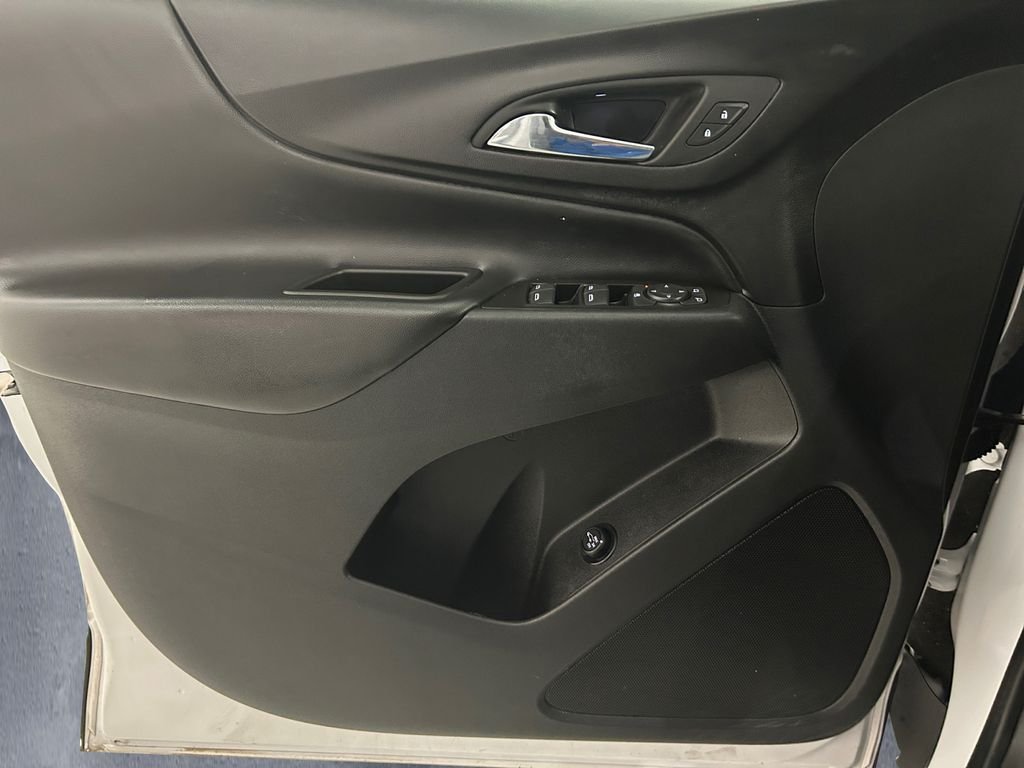 Used 2022 White Chevrolet LT image 12