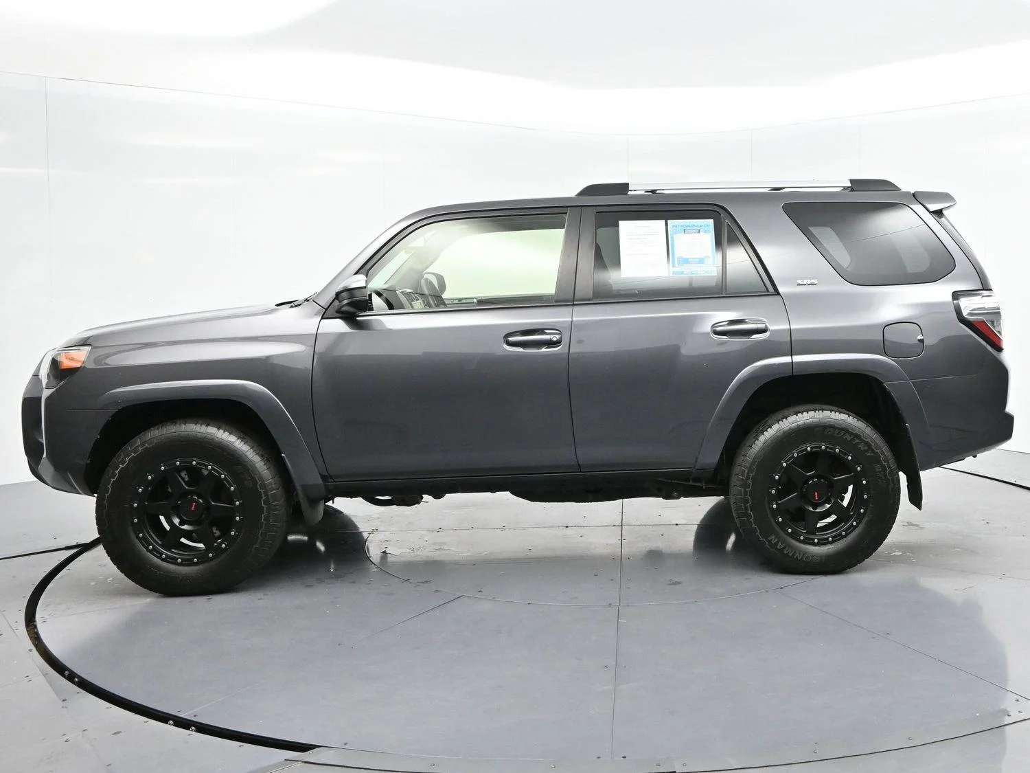 Used 2021 Magnetic Gray Metallic Toyota SR5 image 4