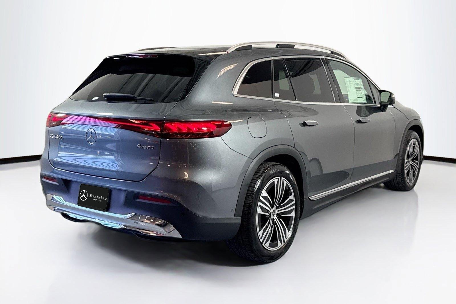 New 2026 Selenite Grey Metallic Mercedes-Benz EQS 400 image 5
