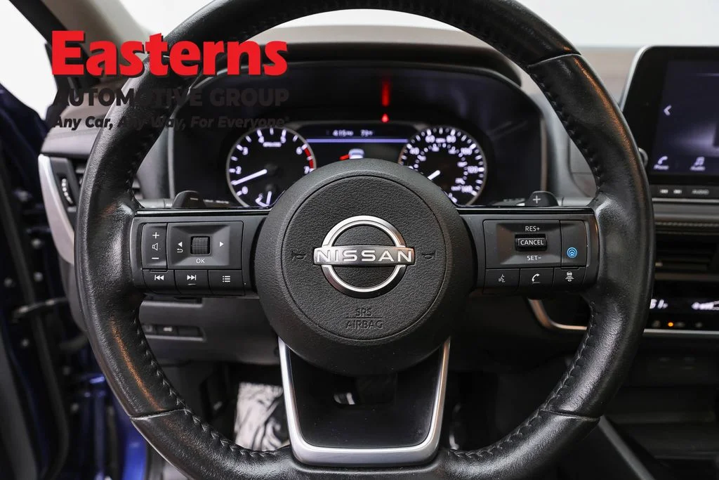 Used 2023 Blue Nissan SV image 10