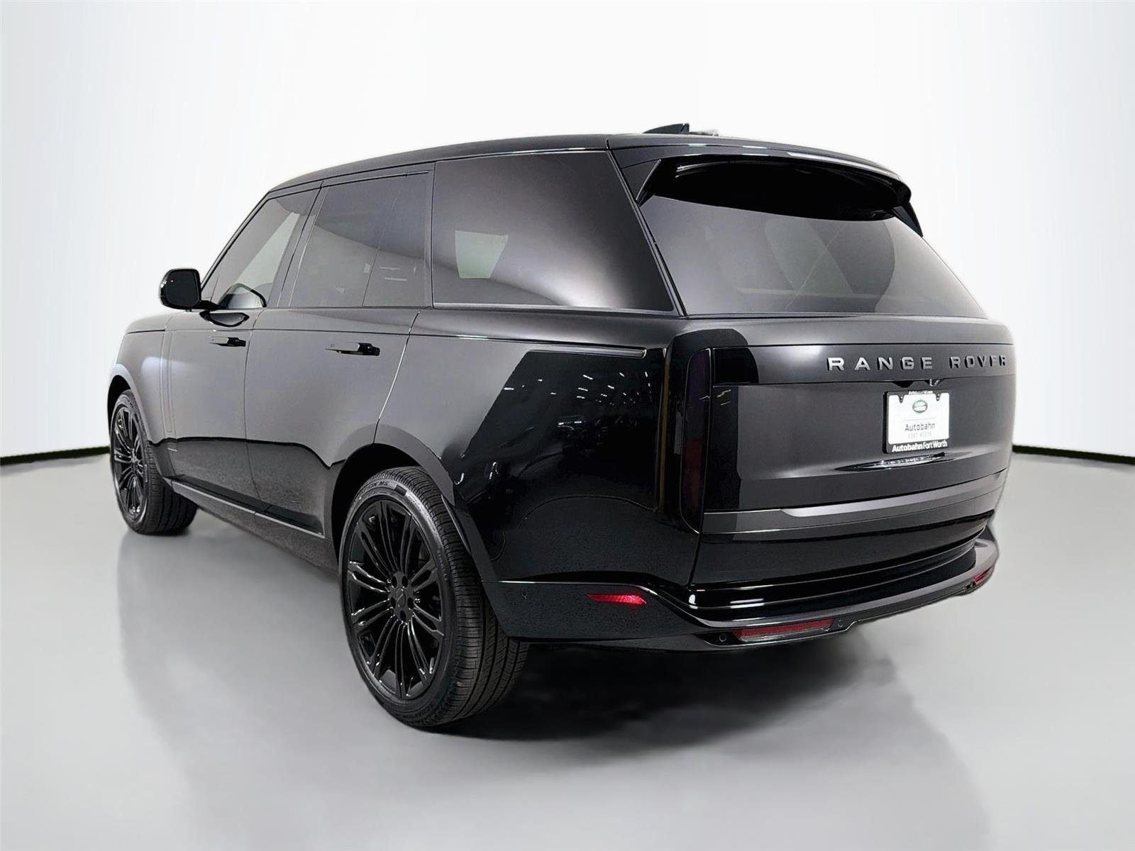 New 2026 Fuji White Land Rover SE image 7