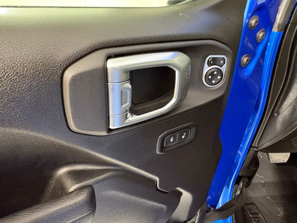 New 2026 Hydro Blue Pearlcoat Jeep Rubicon image 17