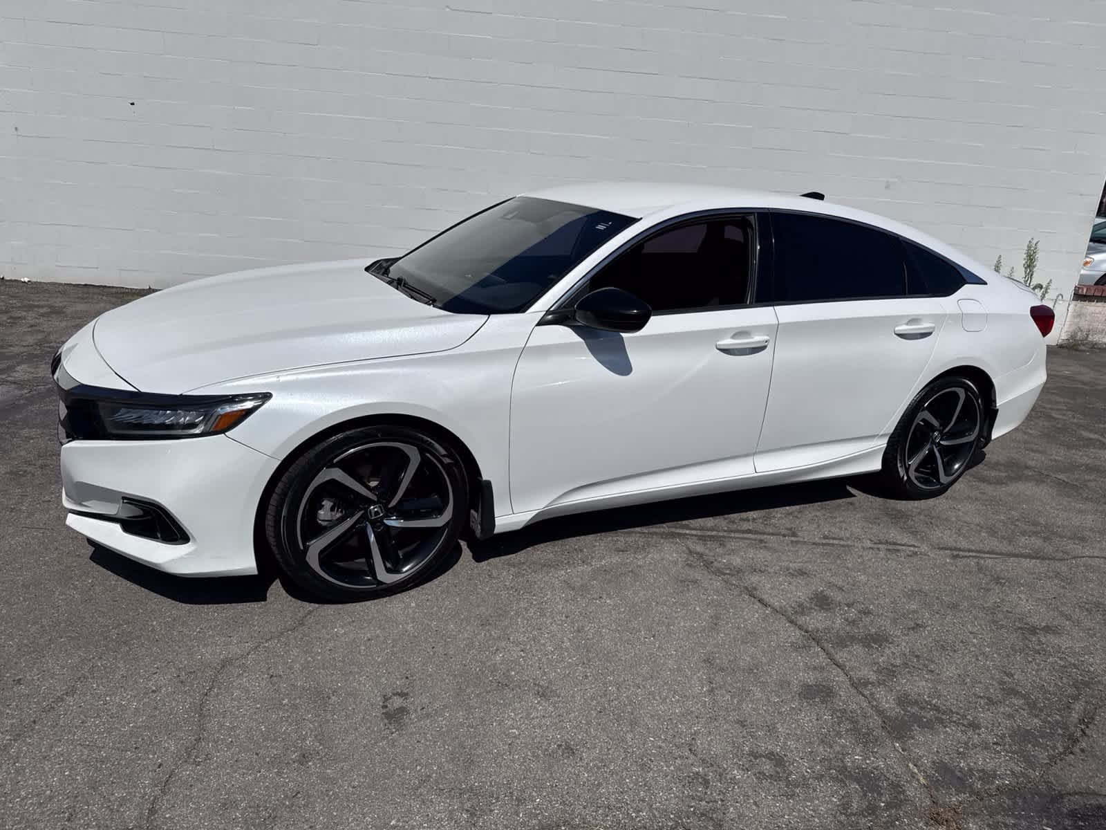 Used 2022 Platinum White Pearl Honda Sport image 24