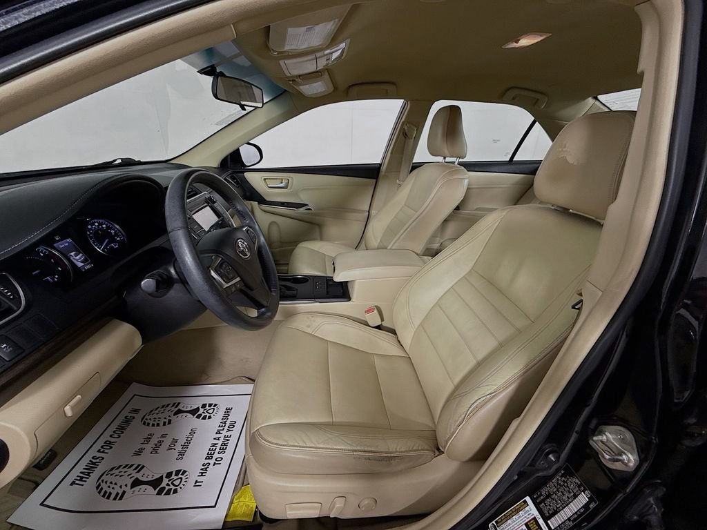 Used 2015 Attitude Black Toyota XLE image 2