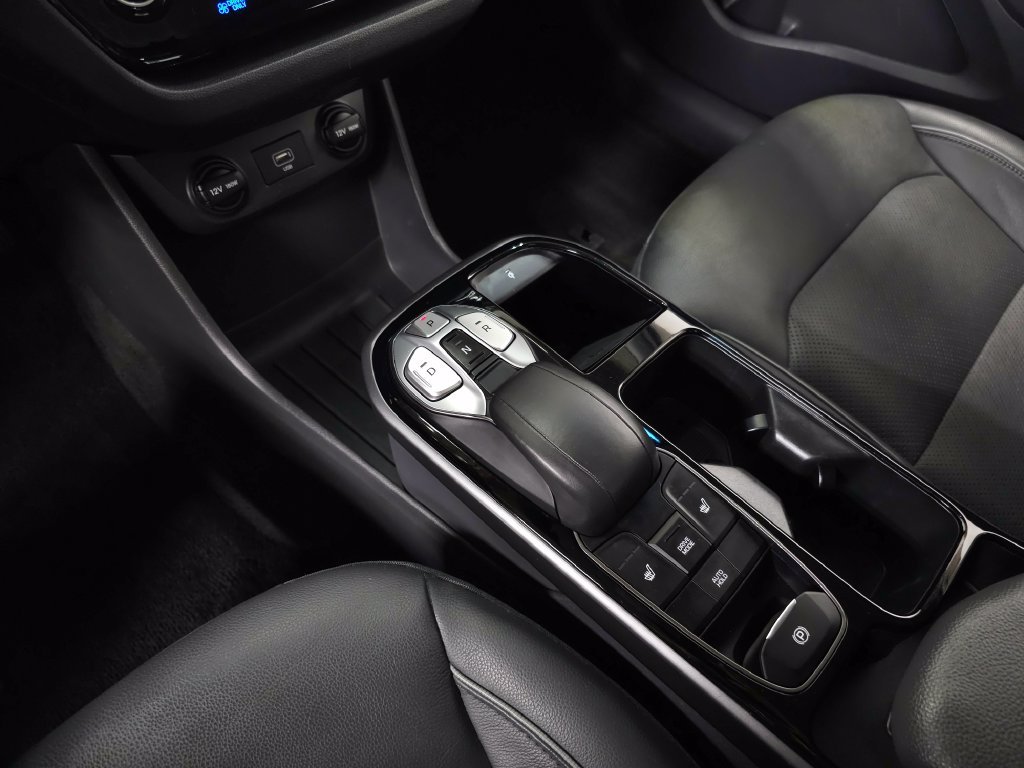 2021 Hyundai IONIQ Limited - Photo 24