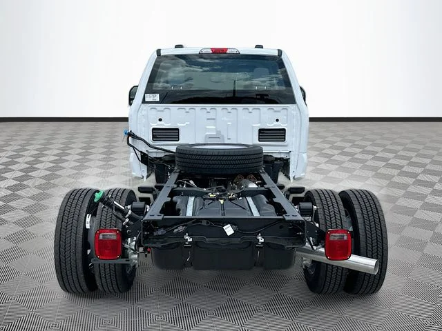 New 2026 Oxford White Ford XL image 5