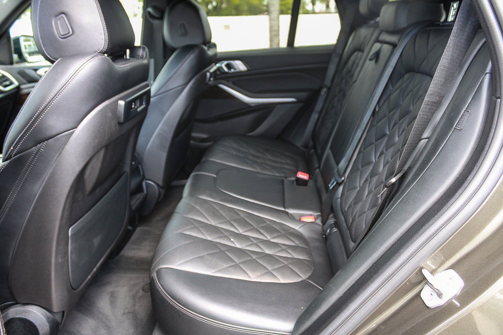 Used 2023 Manhattan Green Metallic BMW sDrive40i image 19