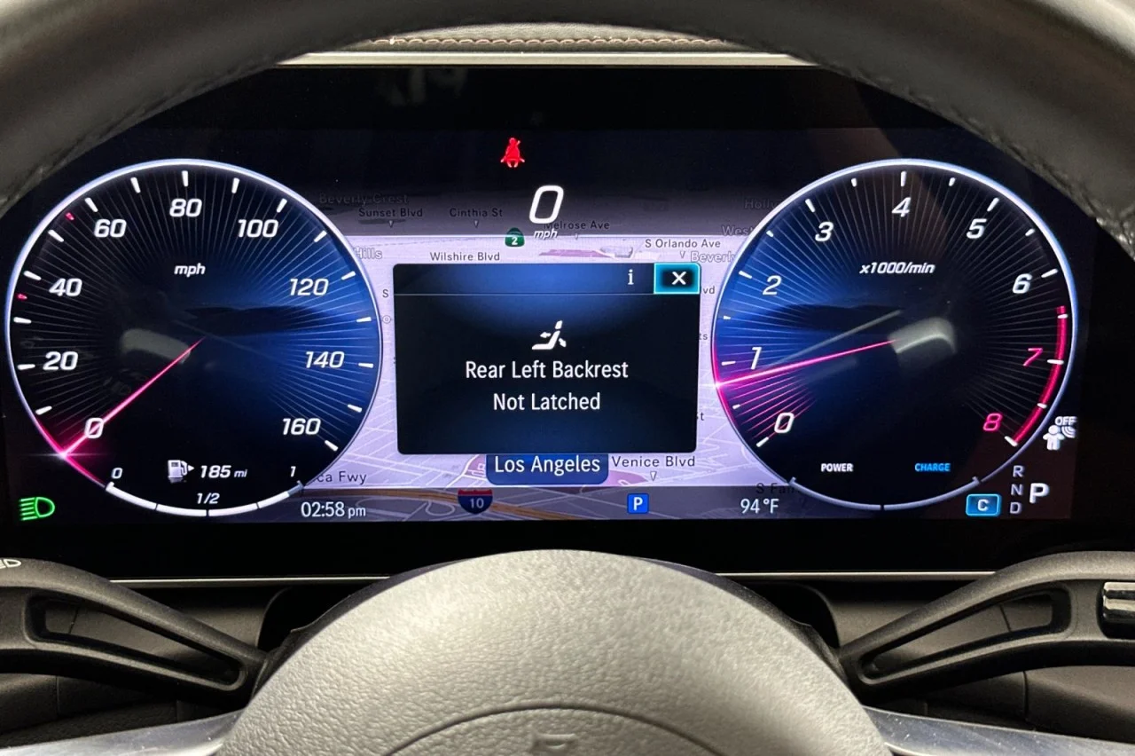 Used 2024 Nautical Blue Metallic Mercedes-Benz GLC 300 image 24