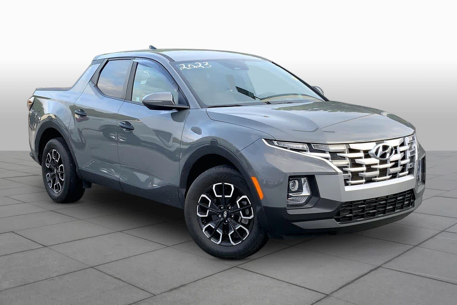 Used 2023 Hampton Gray Hyundai SEL image 3