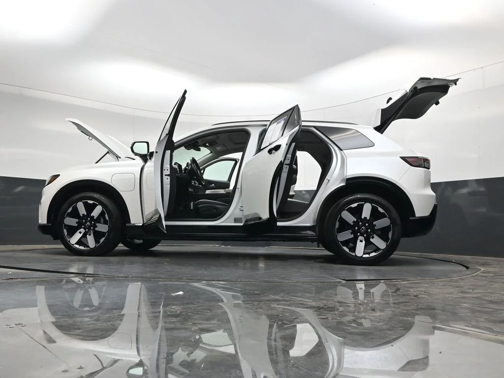Used 2024 Snowfall Pearl Honda Elite image 45
