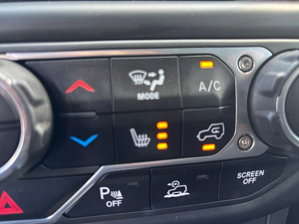 Used 2021 White Jeep Rubicon image 25