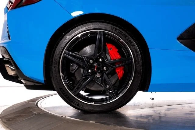 Used 2021 Rapid Blue Chevrolet Stingray image 14