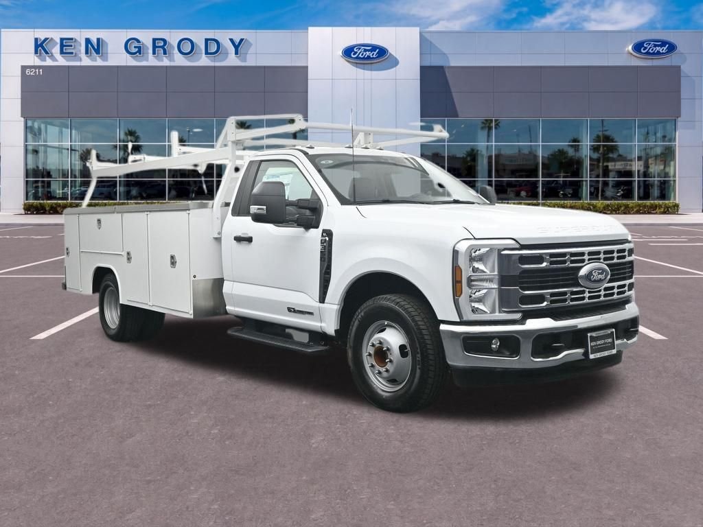 2025 Ford F-350 XL Regular Cab 169-In DRW's photo