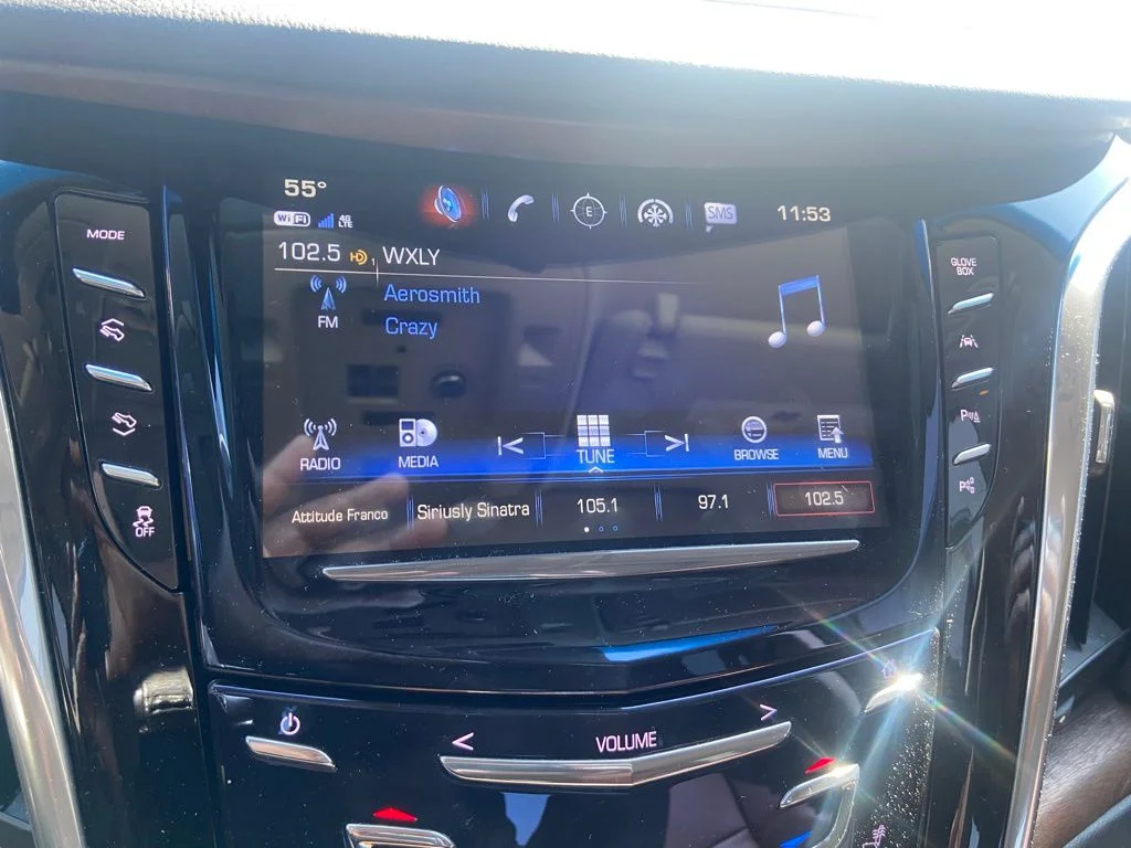 Used 2019 Crystal White Cadillac Premium Luxury image 21