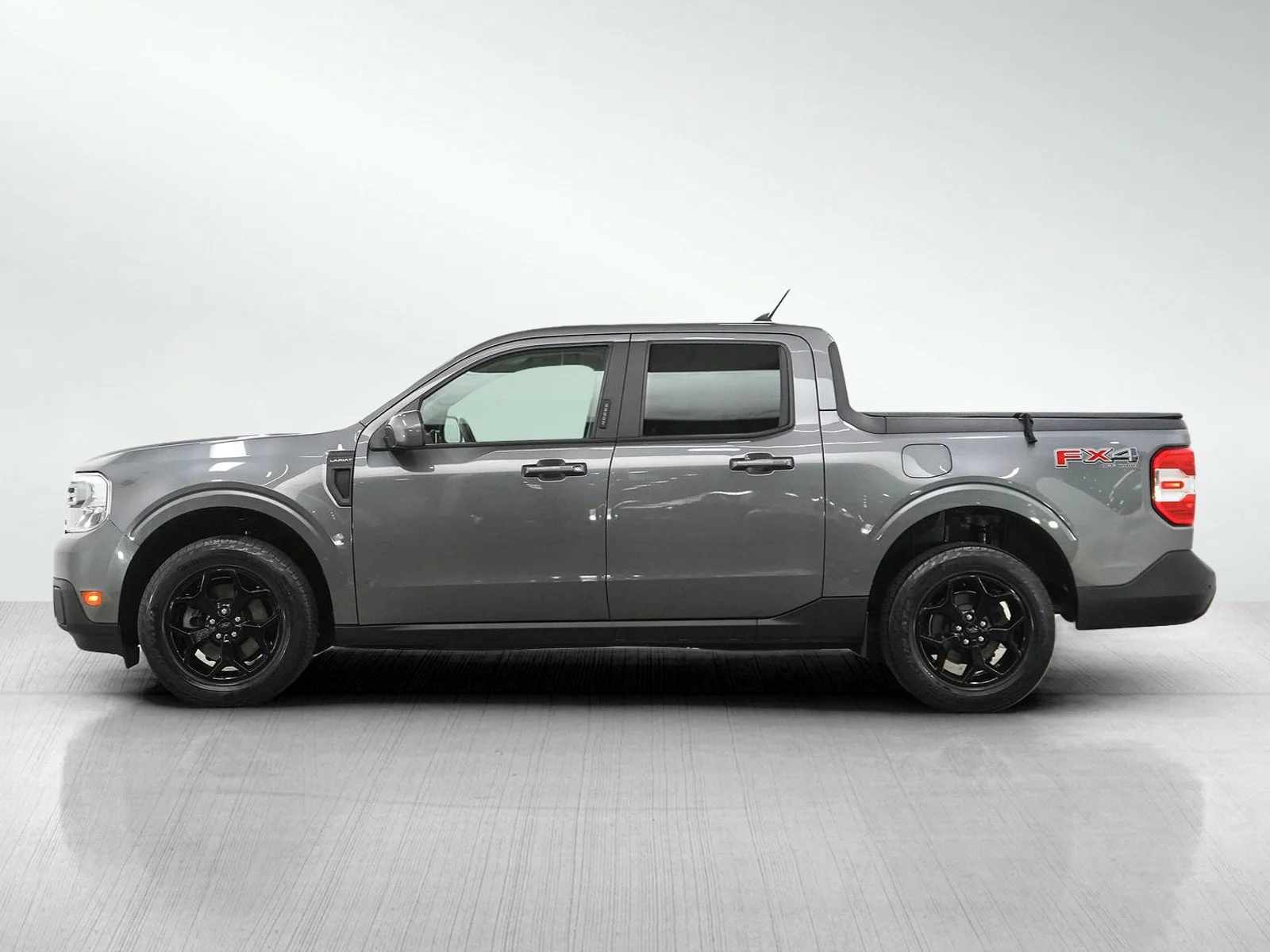 Used 2022 Gray Metallic Ford Lariat image 2