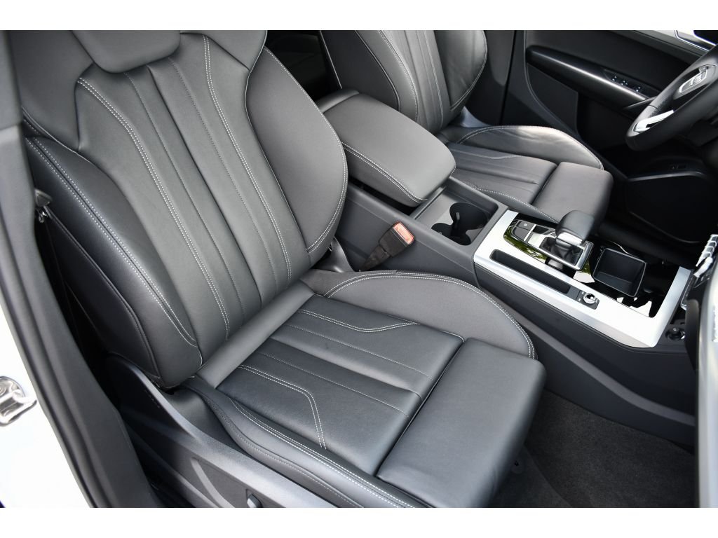 Used 2025 Glacier White Metallic Audi S line Premium image 32