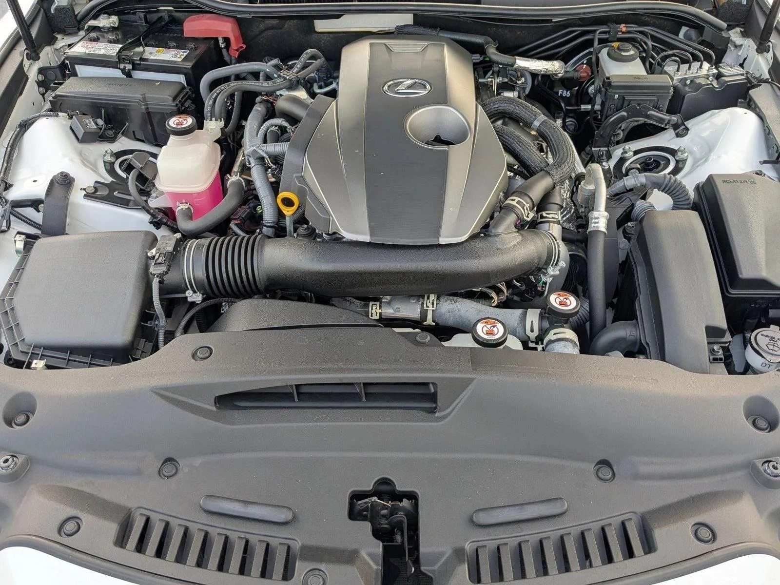 2024 Lexus IS 300 - Photo 23