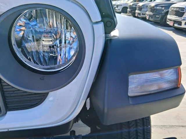 New 2026 Bright White Clear-Coat Exterior Paint Jeep Sport image 8