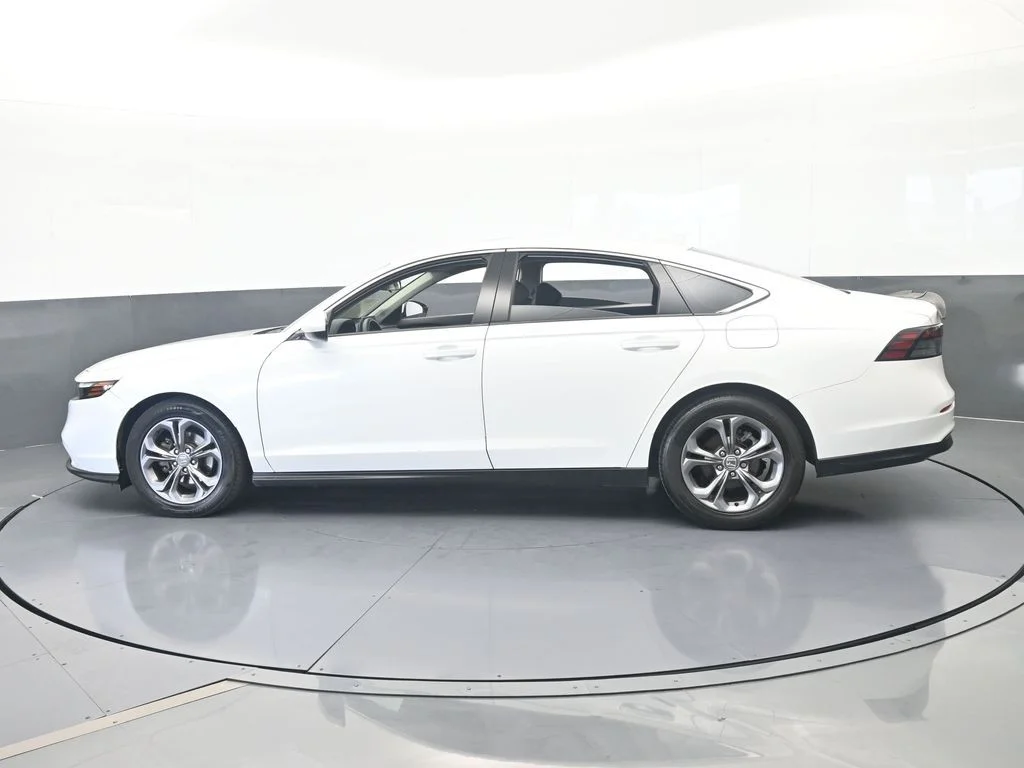 Used 2024 White Honda EX image 2