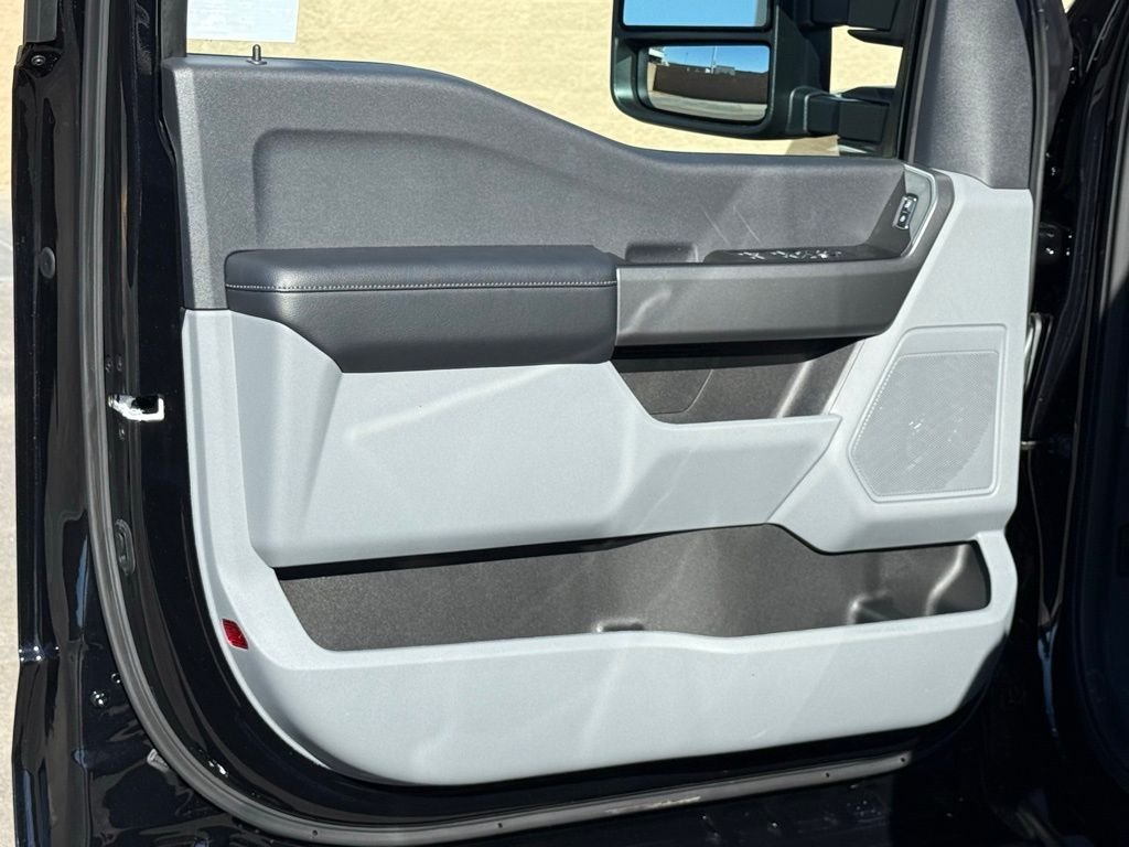 2026 Ford F-250 Super Duty XLT - Photo 13