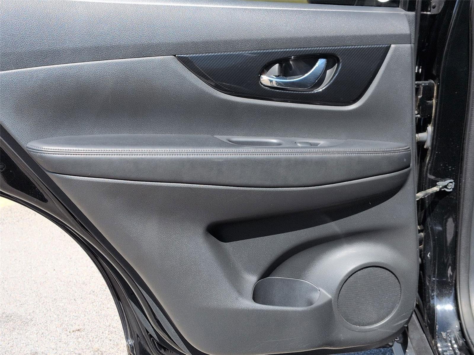 Used 2018 Magnetic Black Nissan SL image 31