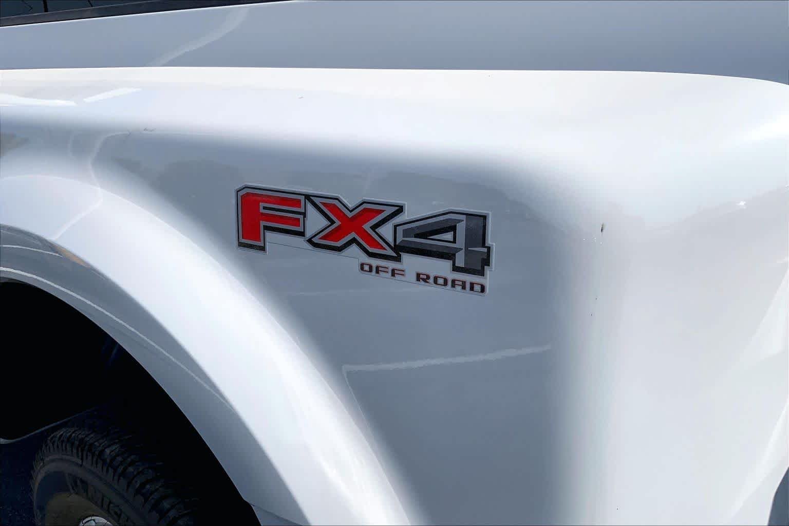 New 2026 Avalanche Ford F-350® XLT image 15