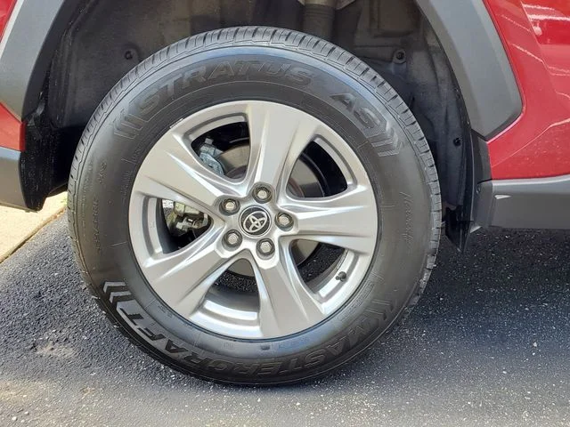 Used 2025 Red Toyota XLE image 5